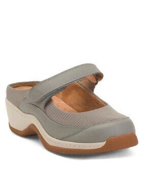 SOFTWALK  Comfort Mary Jane Clogs.